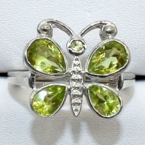 Silver Peridot(3.3ct) Rhodium Plated Ring